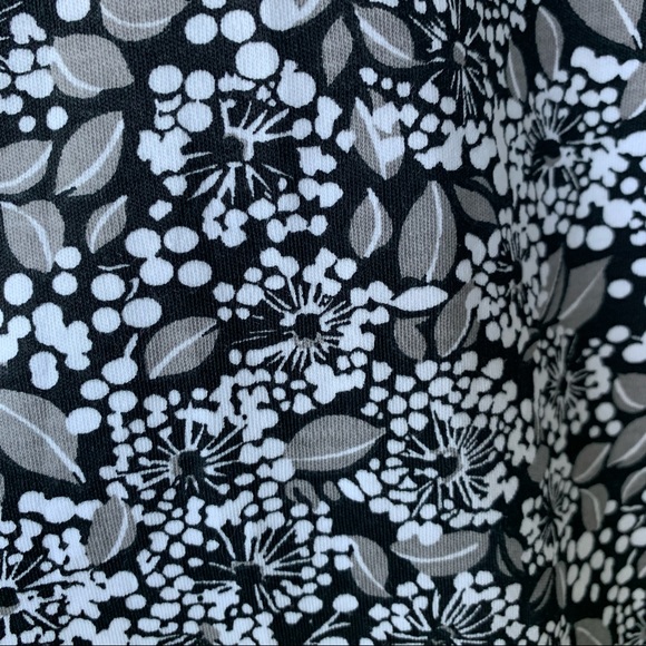 •Lands' End• Sport Knit Crop Pants with Pockets - Size 6-8 - Picture 4 of 12